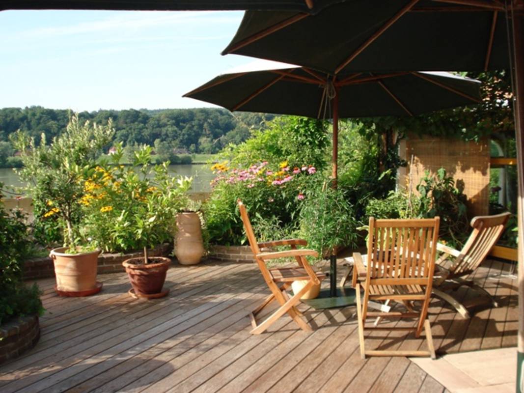Gartenterrasse mit Aussicht