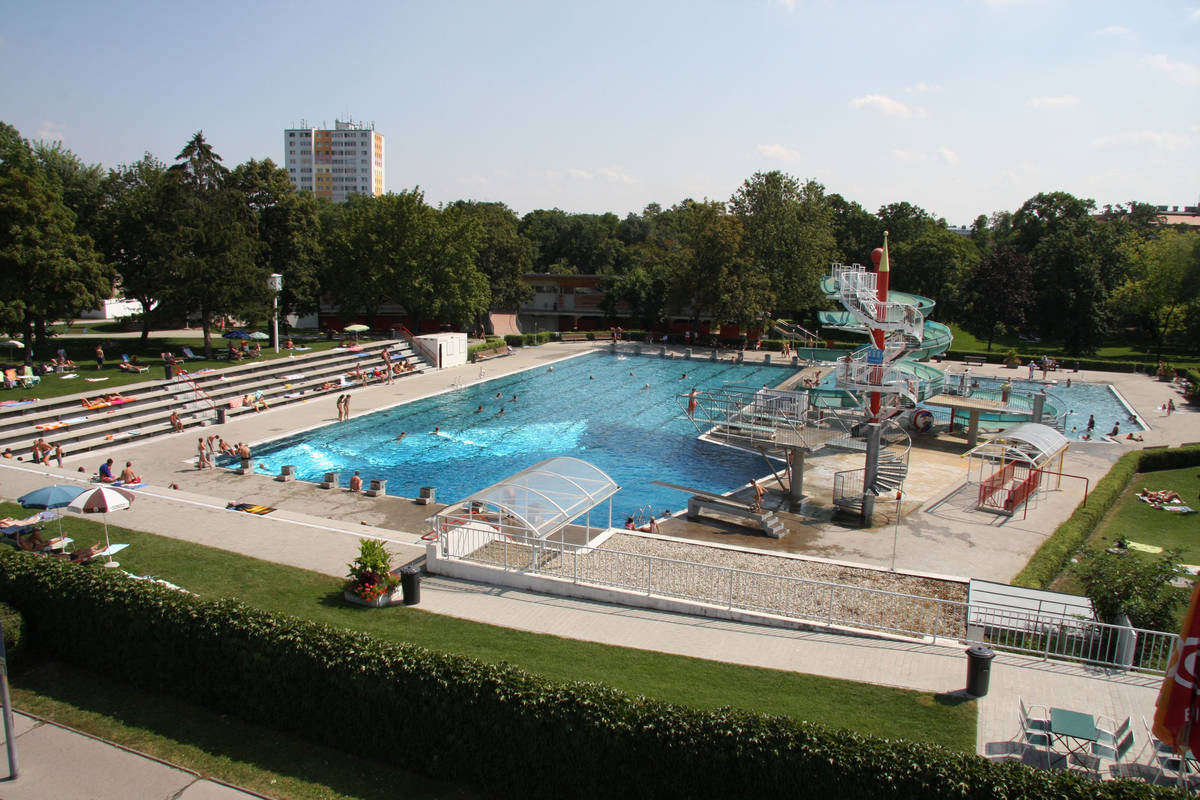 Schwechat outdoor pool 