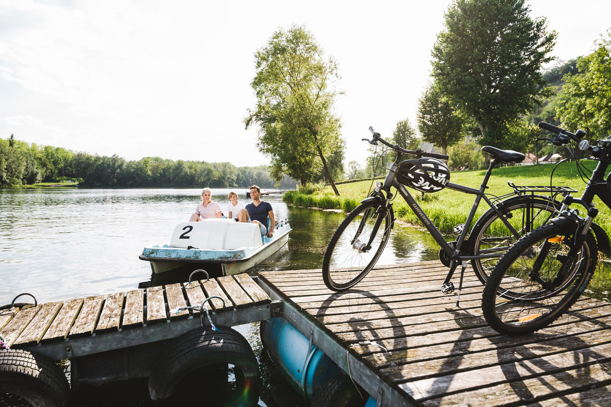 Tretbootfahren am Donausee in Weitenegg