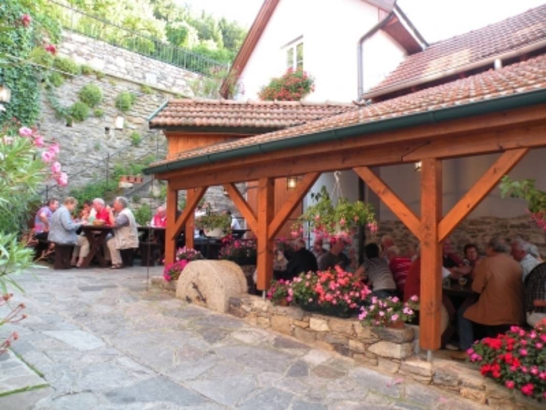 Innenhof Heuriger Lechner