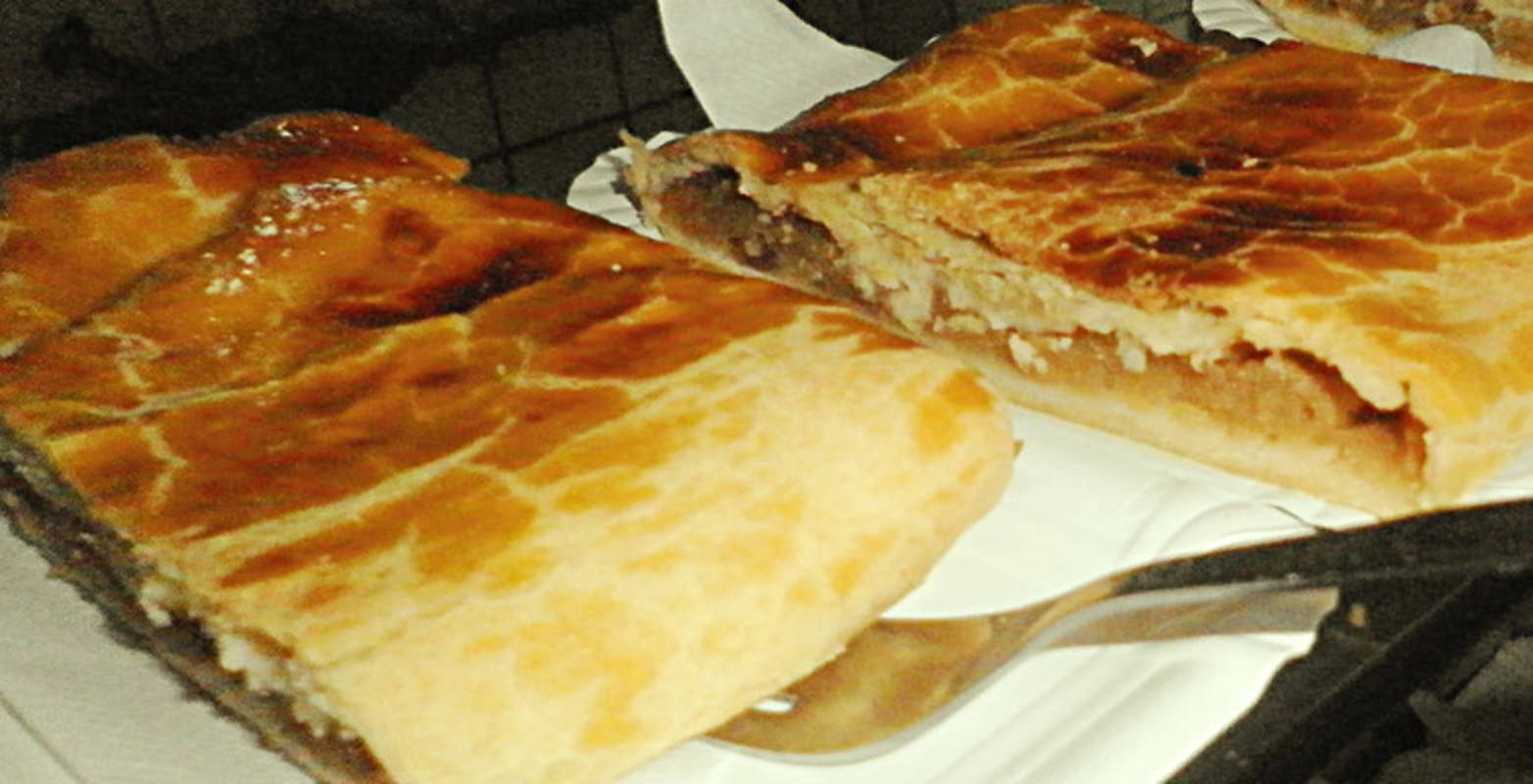 Apfelstrudel beim Mostheurigen Stöckl